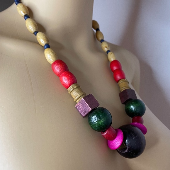 Vintage Wooden colorful beaded statement necklace! - Picture 10 of 10